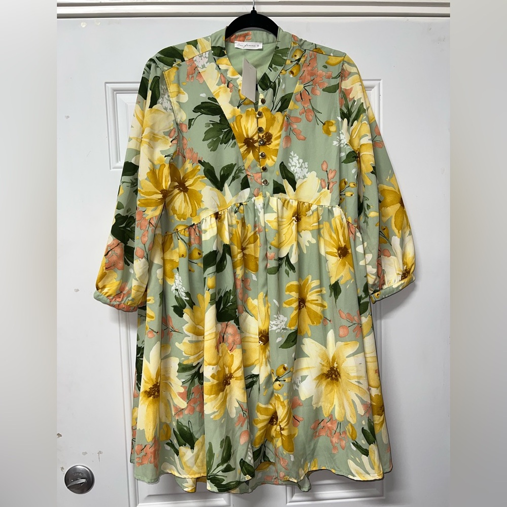 Ces Femme floral Mini Dress,3/4 sleeve, Size Medium